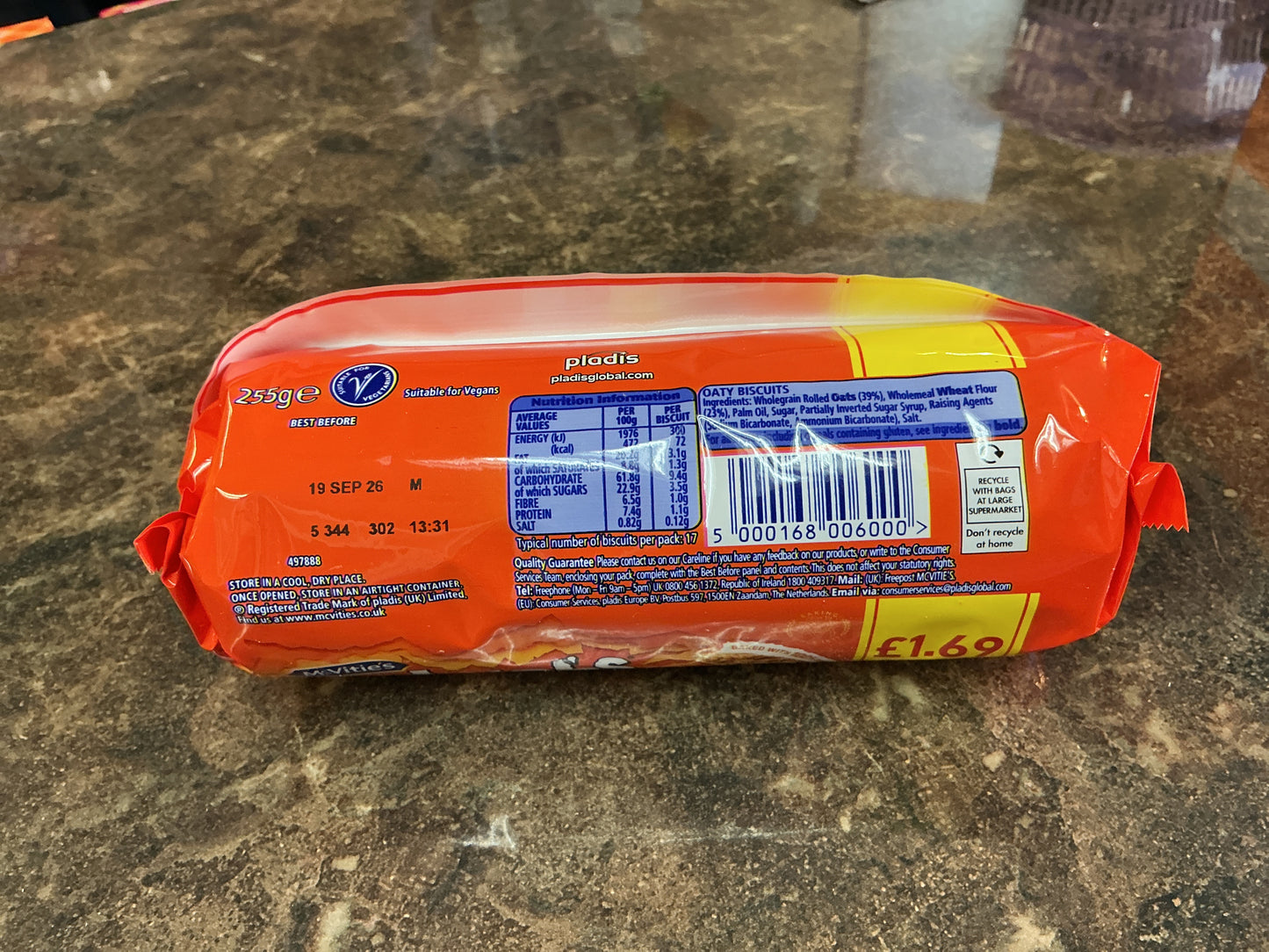MCVITIES HOBNOBS THE OATY ONE 255G