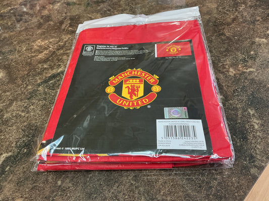 MANCHESTER UNITED FC CORE CREST FLAG
