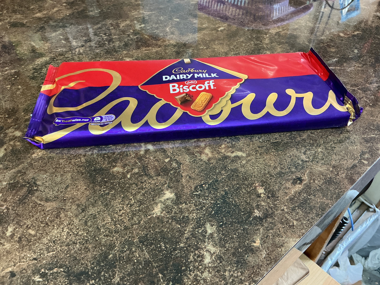 CADBURY DAIRYMILK BISCOFF 350G