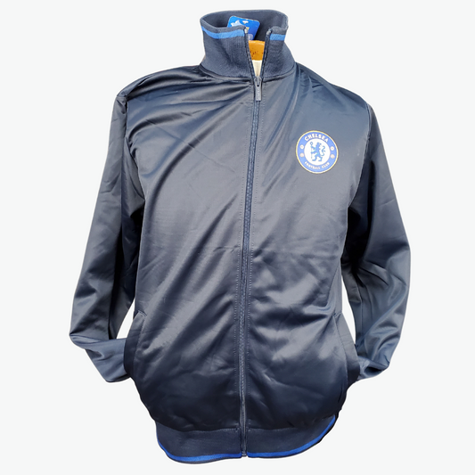 This official Chelsea navy blue windbreaker was designed with comfort in mind. Win your next football match with ease in this water-resistant windbreaker. Official Chelsea football merchandise Durable zipper to prevent snags Ribbed baseball neck and sleeve ends