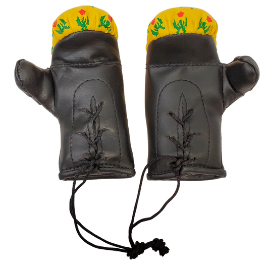 Add some Scottish pride to your ride! These adorable mini boxing gloves are perfect for your rearview mirror. Approximately 4 inches x 2 inches.