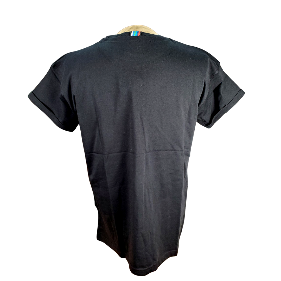 Back View of Shirt - Honour the Guinness Six Nations tournament with the traditional swoosh design t-shirt. This regular-fitting cotton t-shirt features the logo on the right breast. This is the perfect T-shirt for the rugby fan!