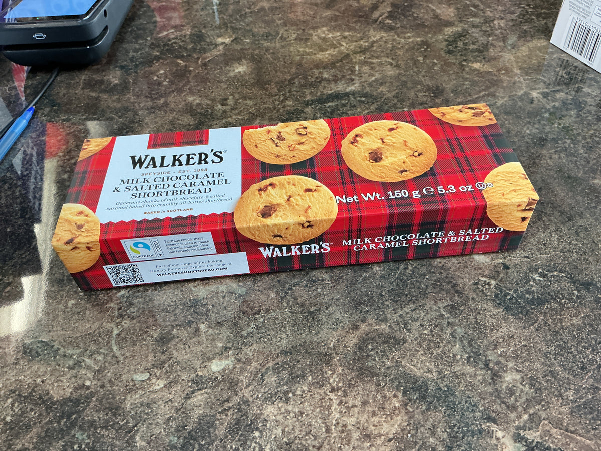 WALKERS MILK CHOC/SALTED CARAMEL SHORTBREAD 150G