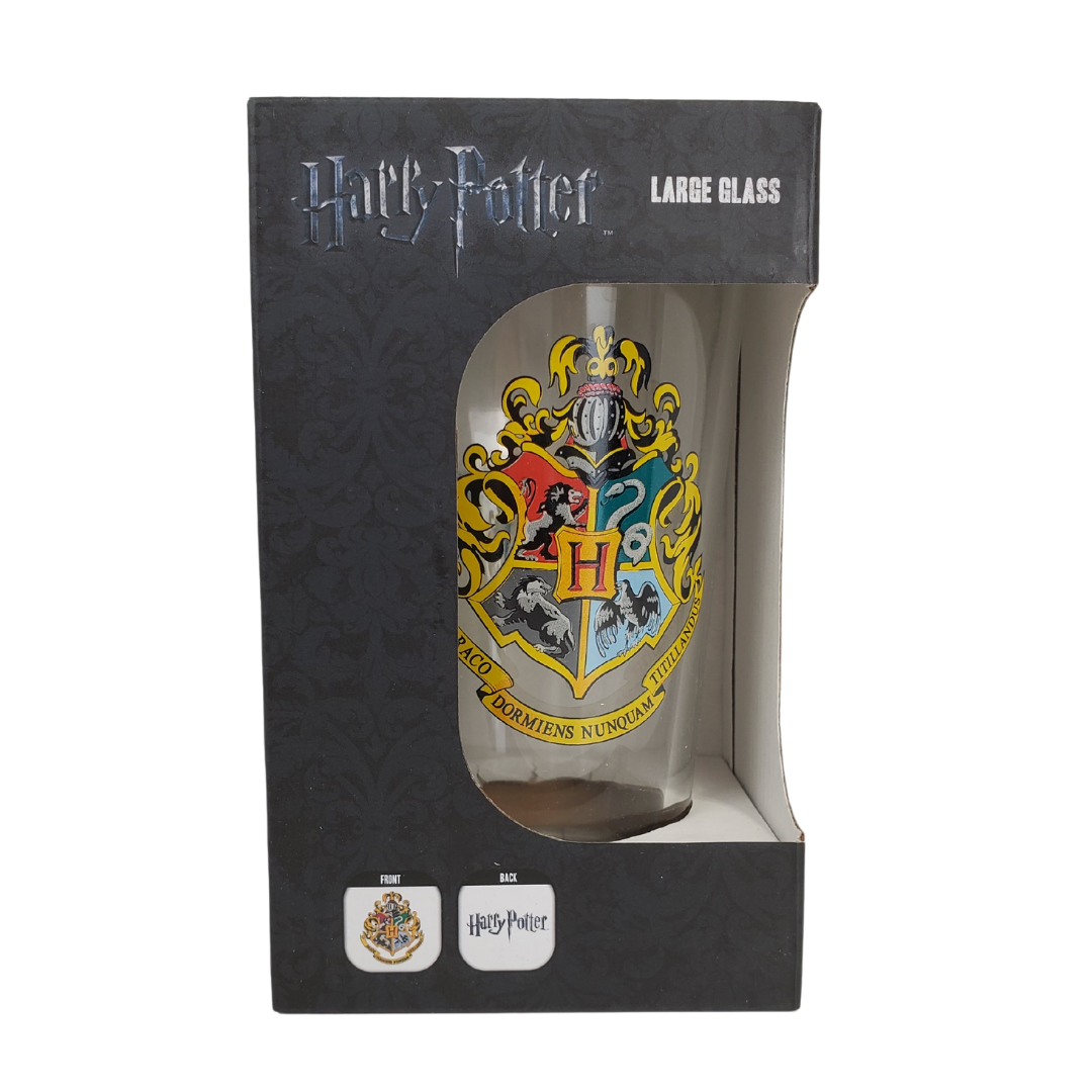  Watch your favourite movie series with a glass of butterbeer in our Harry Potter drink glass! Has the crest of each Hogwarts house on the front of the glass and the text "Harry Potter" on the back.   Care Instructions: Handwash only with warm water. 