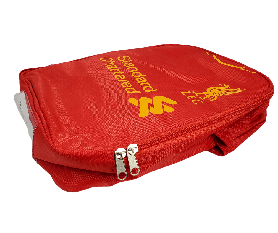 This is the perfect lunchbox for the young L.F.C. fan! There is a slip with a label where you can put your name on the lunchbox so you never have to guess if you're grabbing your own lunch!