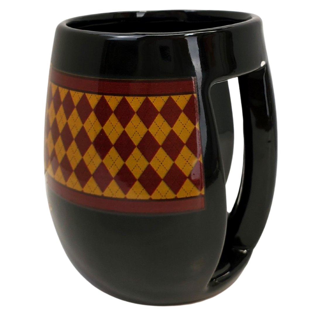 Courage, chivalry, and determination are what a Gryffindor brings to the table. What better way to support your friends than with this Gryffindor coffee mug. Celebrate your favourite parts of the famous Harry Potter world with this amazing mugs!