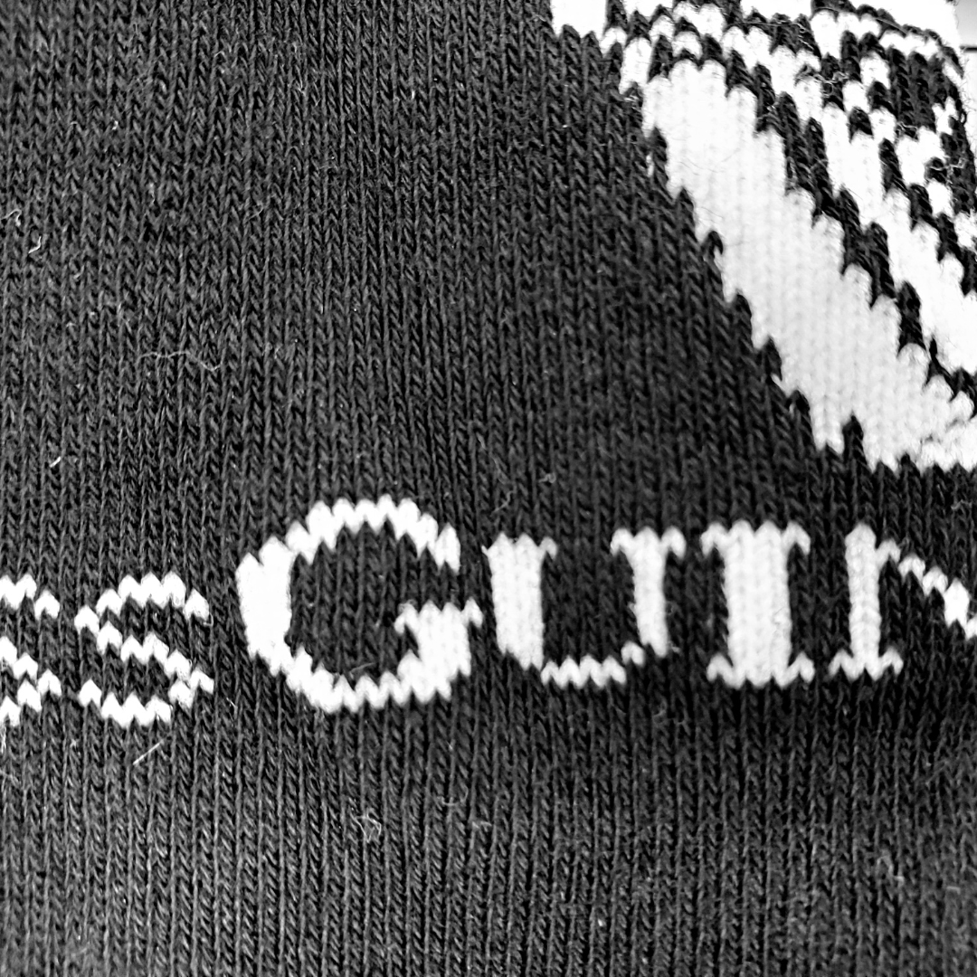 Close up to material - Looking to get a fun gift for the beer-lover in your life? Grab these Guinness Official Merchandise socks!  These socks are both comfortable and made to last. More importantly, these socks are fun and a real conversation starter. So whether you are looking for a fun Irish gift or to spoil yourself with a pair of premium socks why not pick up a pair today!  Guinness Official Merchandise 75% Cotton "If you can read this bring me a pint"  Unisex