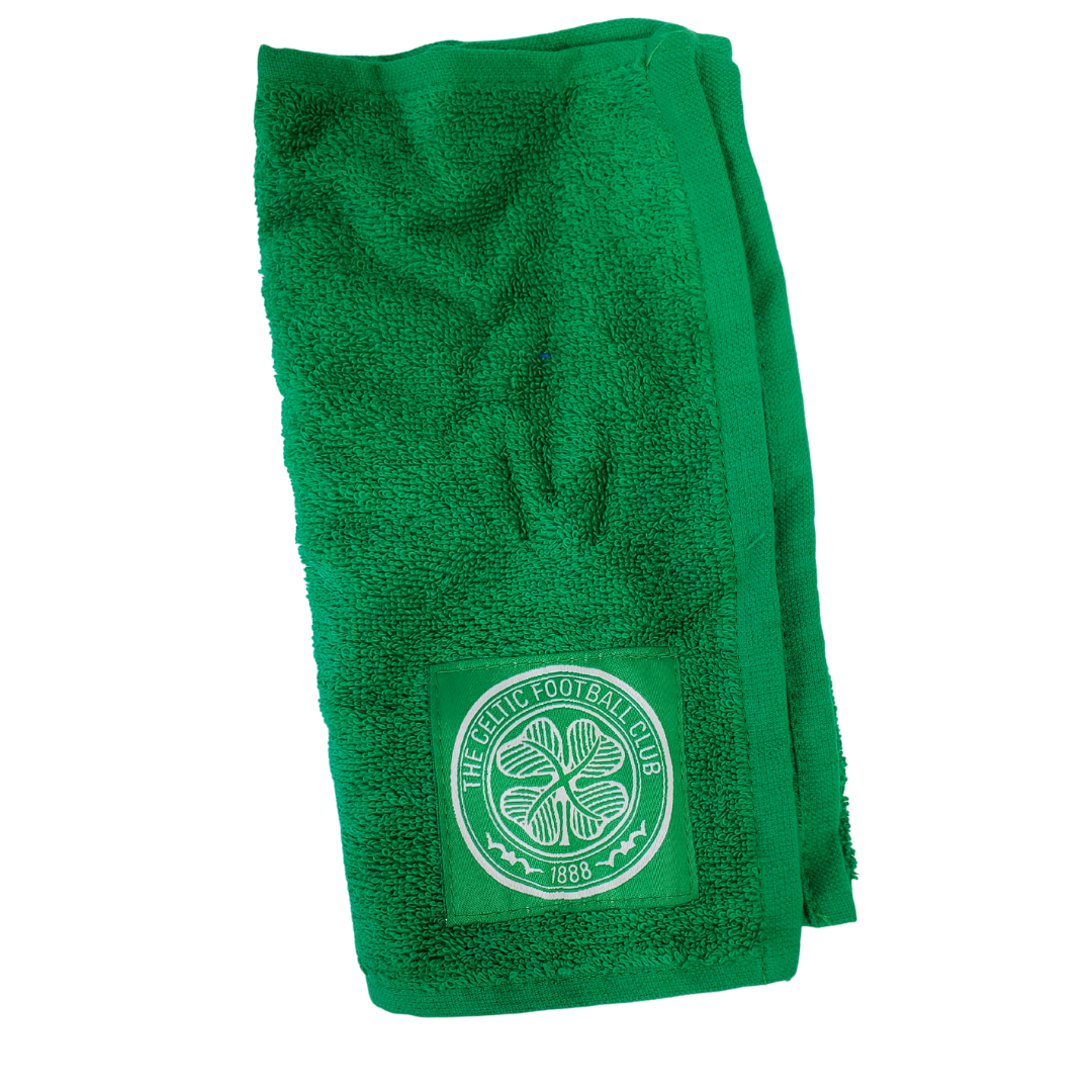 Towel - This official Celtic mini bar set is the perfect gift for the amature bartender looking to up their game! Get the ultimate gift for the Celtic fan in your life! This kit includes four beer mats, one bar towel and one pint glass. All the items included in this set feature the official Celtic logo.